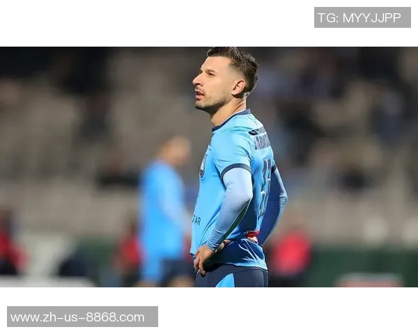 足球搞笑电视带你领略球场上的幽默瞬间与搞笑趣事